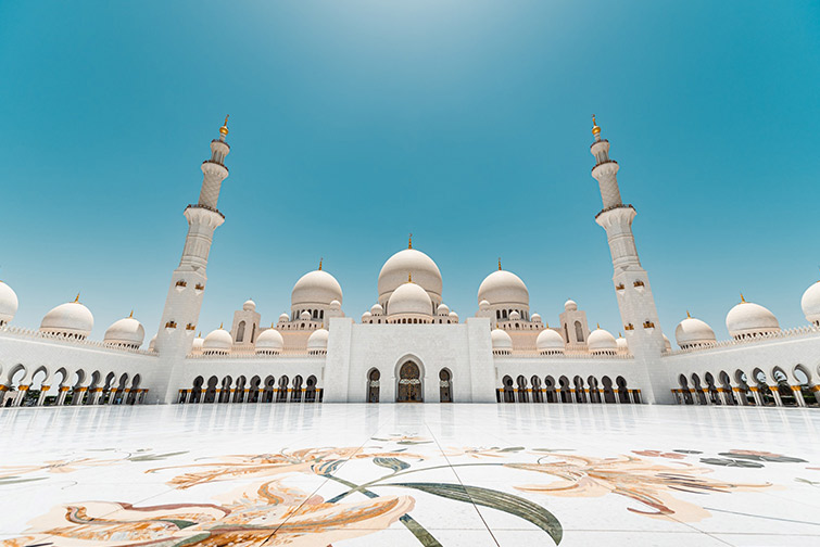 Sheikh Zayed Grand Mosque in Abu Dhabi