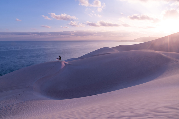 Travel to Socotra - white sand dunes
